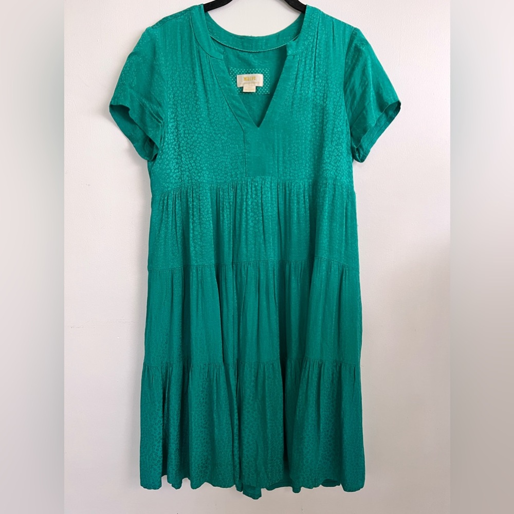 green dress